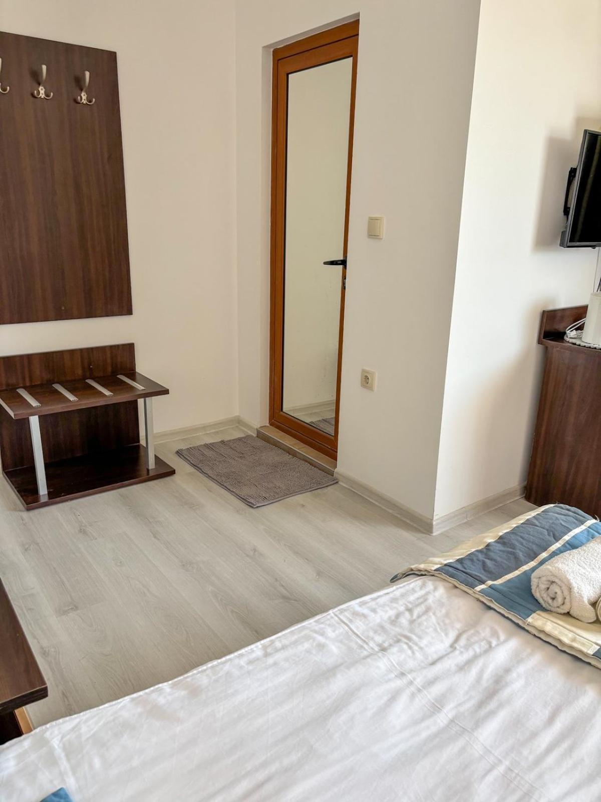 Marianas Guesthouse Obzor Exterior photo