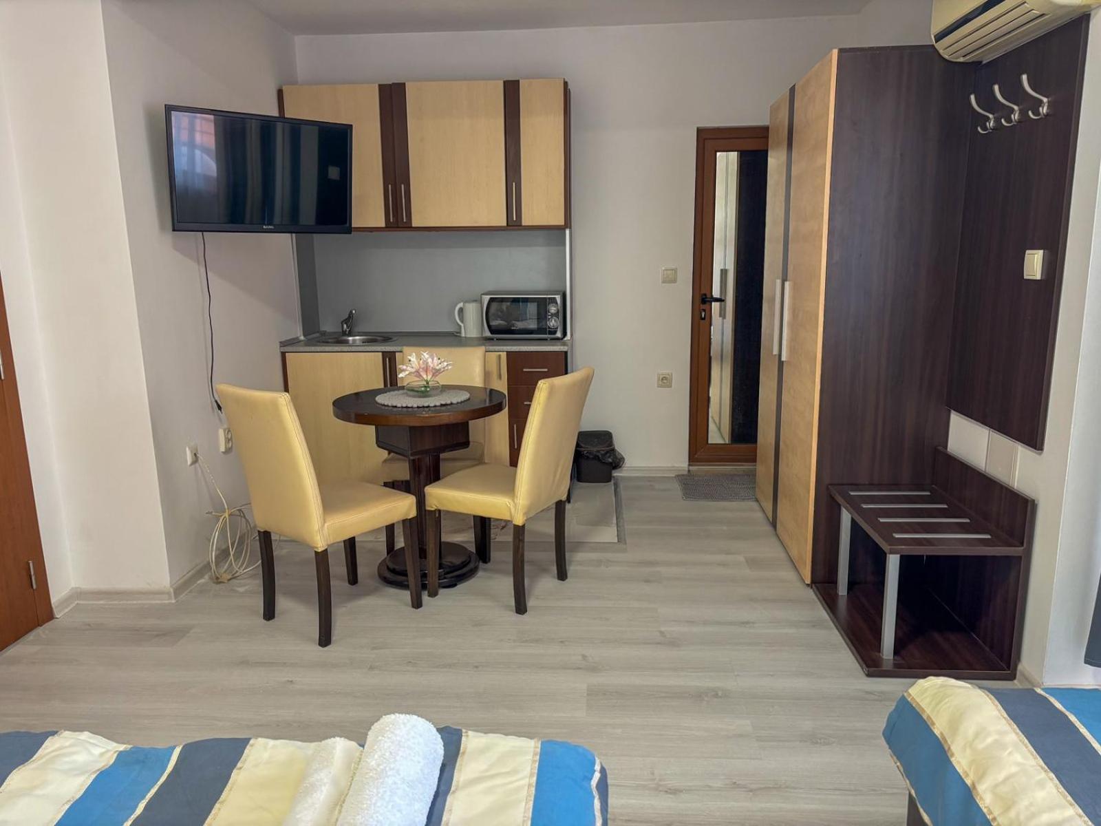 Marianas Guesthouse Obzor Exterior photo